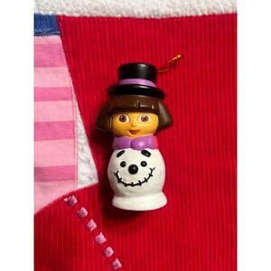 Christmas Ornament Figurine Dora the Explorer Making Snowman Snowball 2005 EUC